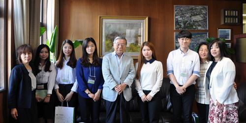 韓国・建陽大学の学生が理事長と学長を表敬訪問