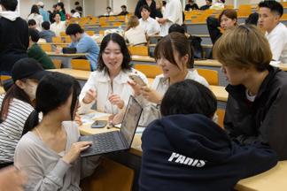 先にゼミでまとめた意見を発表