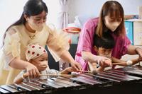 小児病棟で九州打楽器合奏団の音楽会を開催しました