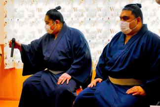 安響さんと安強羅さん