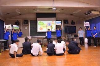 まずは簡単なゲームで緊張をほぐします