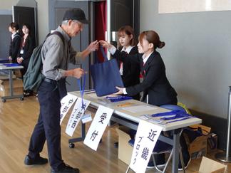 直前まで司会台本をチェック