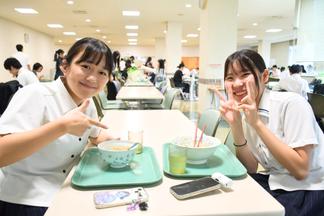 麺類・カレー・丼物などのある食堂「彩 SAI」にて