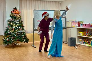 プリンセスが登場し、会場は大盛り上がり