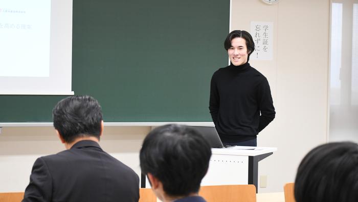 商学部近江ゼミ「物流×産学連携プロジェクト」最終報告会を開催