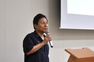 総括する岩本洋一准教授