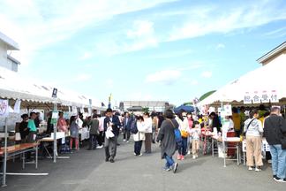 オープニングから多くの参加者