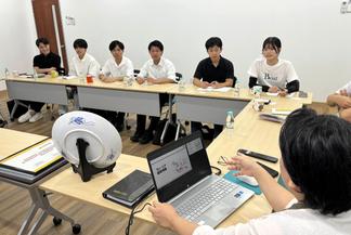 会社説明および貿易と物流に関するレクチャー
