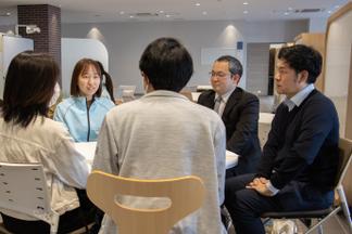 教員、在学生による個別相談