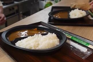 カレーやからあげ、ポテトなどが提供されました