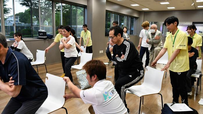 卒業生と学生で運営する「アンチエイジング教室」がスタート