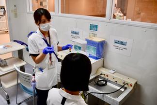 病棟での処置を体験