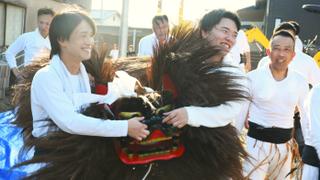 学生が久留米市指定無形民俗文化財「柳瀬おくんち獅子舞」に参加