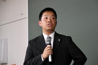 先輩として学生たちにエールを送る川鍋さん