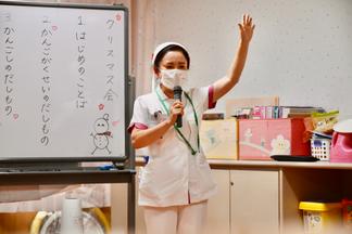 終わりの挨拶をする川野師長