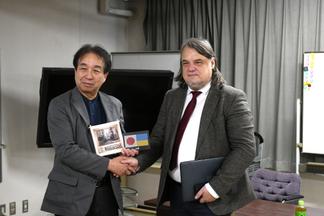 内村直尚学長とプストボイト教授