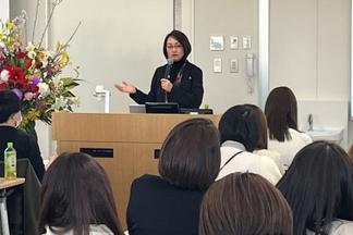 司会の岡村尚昌教授