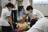 久留米大学病院で高校生がふれあい看護体験