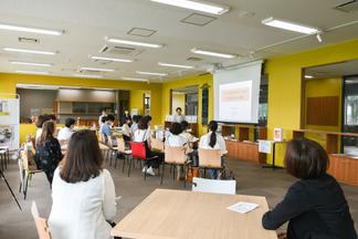 地域連携センター 濵﨑裕子顧問の講座の様子