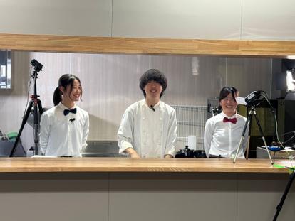 学生サークルteam.csvが日本各地と海外をつないで「オンライン料理教室」を開催【商学部】