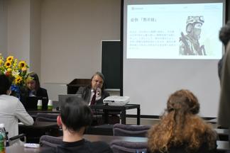 講演するミハイロ・プストボイト教授