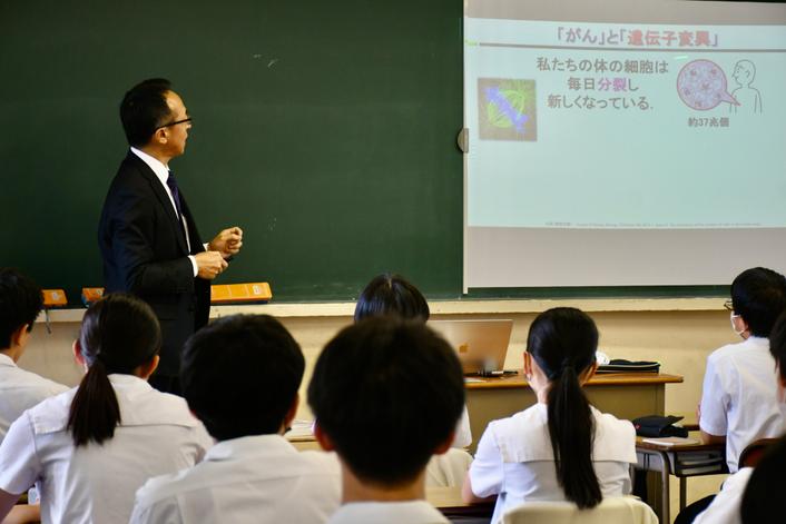 古賀教授の講義の様子