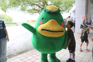久留米市のキャラクターくるっぱも応援にかけつけました