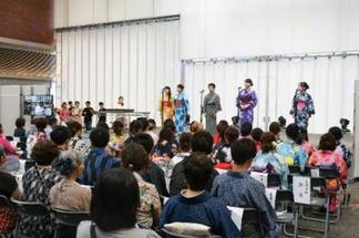 本学ことりコーラス隊の合唱