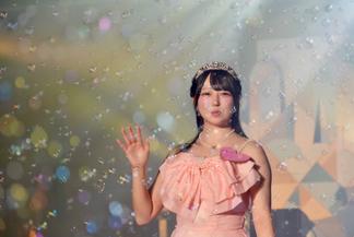 シャボン玉や照明を使った華やかな演出