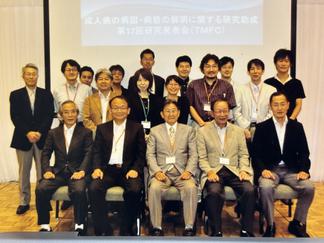 ペプチド探索で世界を引っ張ってこられた松尾壽之先生、寒川賢治先生ほか、中尾一和先生、成宮周先生、山中伸弥先生、柳沢正史先生、水島昇先生などに鍛えられた若手の会での写真