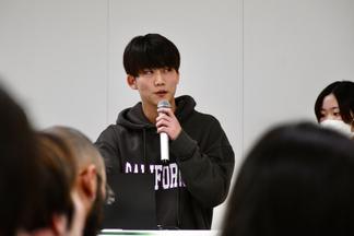 自身の言葉で丁寧に説明する発表者