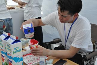 かき氷は、飛ぶように売れました