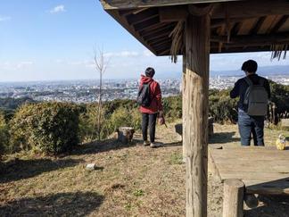 軽トレッキングの様子（吉見岳東屋から）