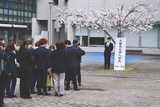 学部ごとにオリエンテーション会場へ
