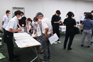 会終了後には専門分野ごとのブースを設け情報提供を行いました