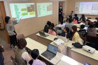 講師役学生による説明