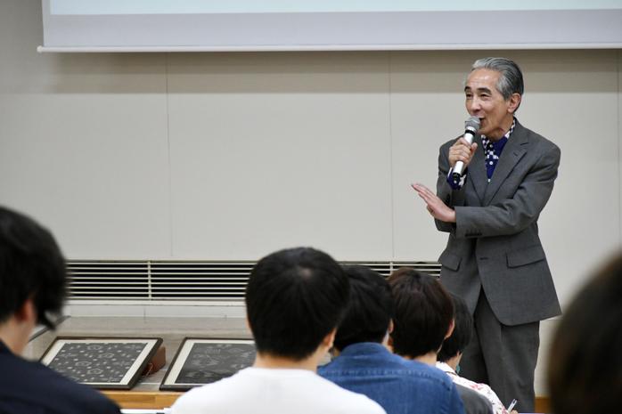 法学部「井上伝研究プロジェクト」井上伝の未発表作品を授業で初披露