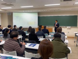 歓迎の挨拶を述べる池口学術交流委員長