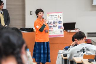 イベントについて紹介する筑後市観光協会の牛島氏