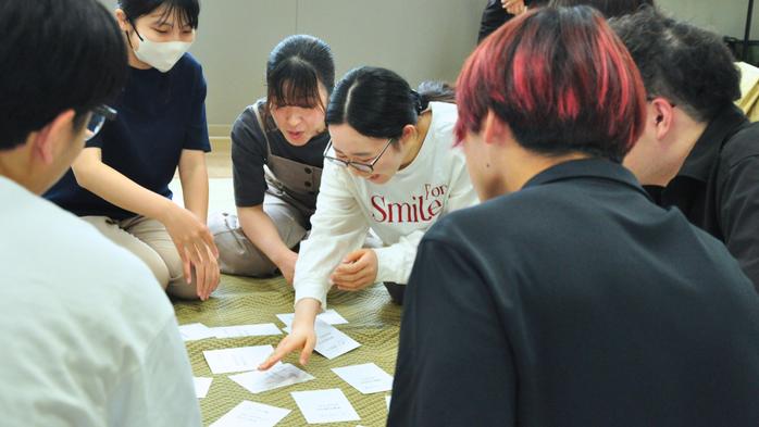 ジェンダーの学びを「かるた」で深める【文学部情報社会学科】