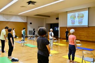参加者の健康面を考慮し冷暖房完備の室内施設で実施