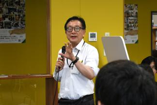個別相談（公務員なんでも相談、TOEIC対策）を担当した小原学部長