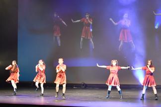 表現力豊かな歌とダンスで魅せる「西短ＭP学科さくら組」
