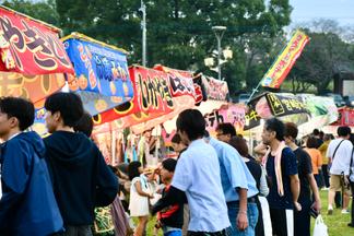 多くの参加者で賑わう会場