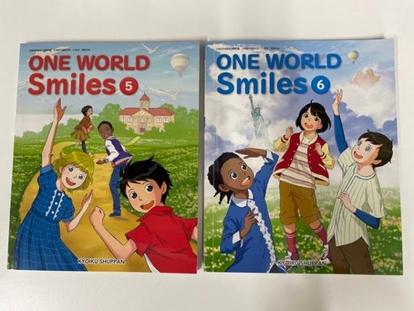 新山 美紀准教授が公立小学校5・6年生の英語教科書「One World Smiles 5, 6」の作成に