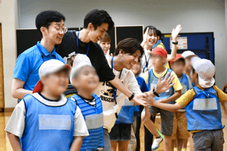 目標に向かって仲間と協力する喜びを、子どもたちと共有