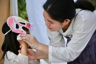 ワークショップを支援する学生